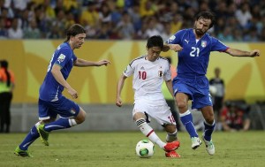 Italia gana 4-3 a Japón