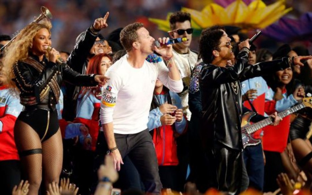 Beyoncé, Coldplay y Bruno Mars brillaron en el super Bowl